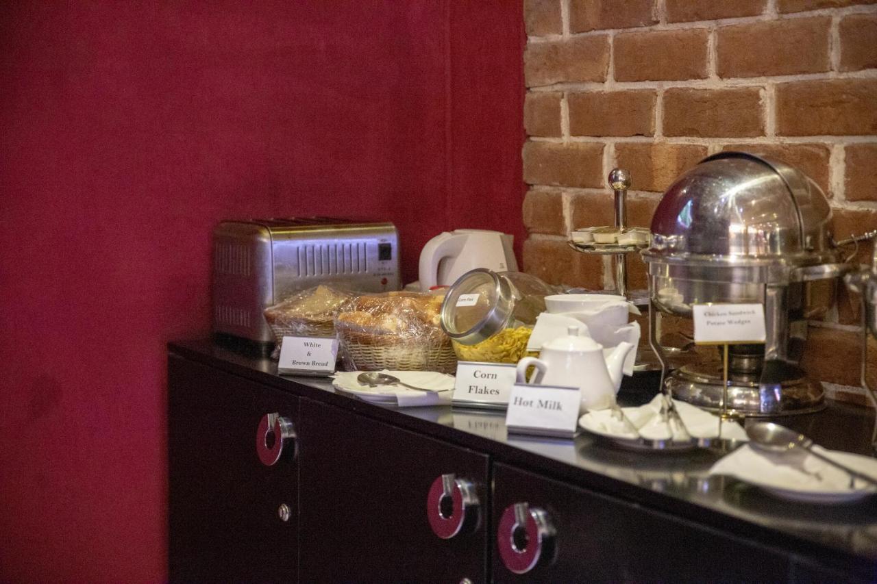 Lahore Continental Hotel Dış mekan fotoğraf