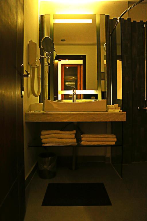 Lahore Continental Hotel Dış mekan fotoğraf