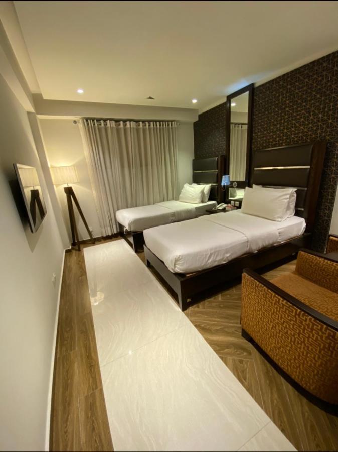 Lahore Continental Hotel Dış mekan fotoğraf
